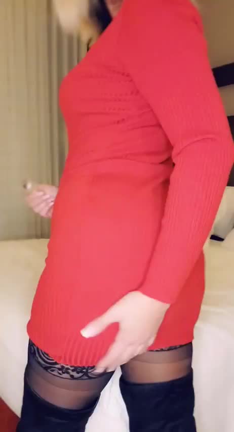 Getting ready for our date 😘 : video clip