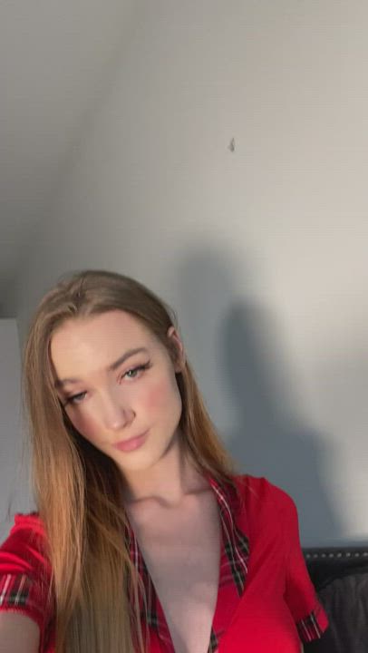 Daydreaming about riding a horny dad’s face : video clip