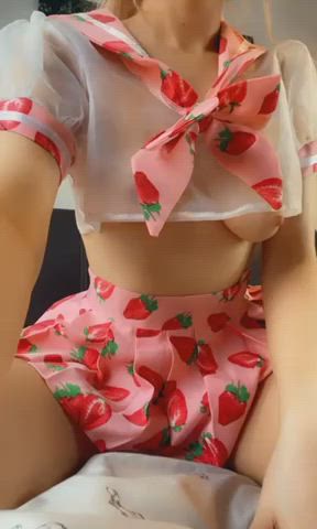 I need someone to fuck my Irish teen body : video clip