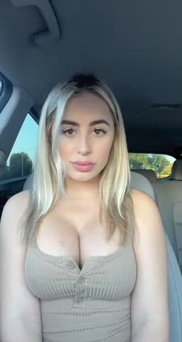 I heard you like busty blondes : video clip