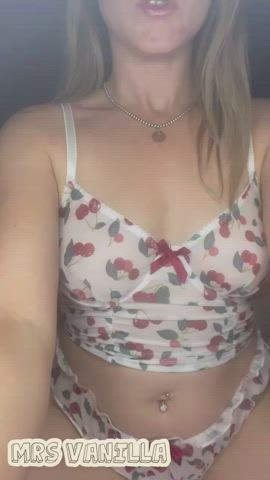 You want to play with a milf? : video clip