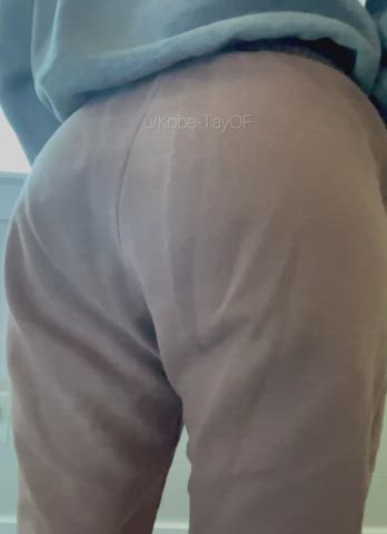 Ass eaters get head on-demand : video clip