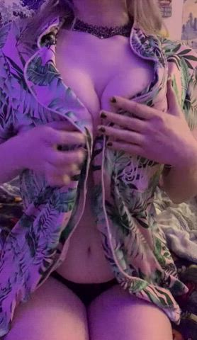 Goodnight :) say it back >:( : video clip