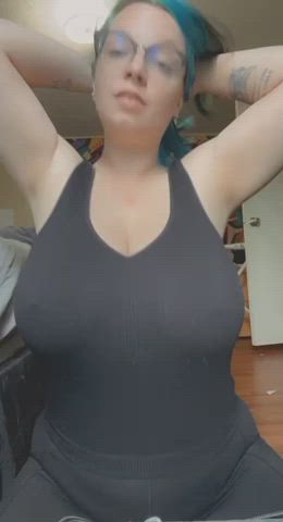 Hopefully my tits distract you from my messy hair 🙈 : video clip