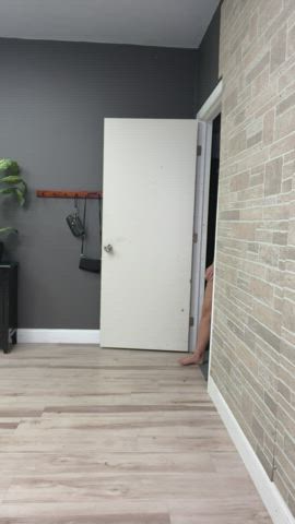 I Love To Make an Entrance [OC] : video clip