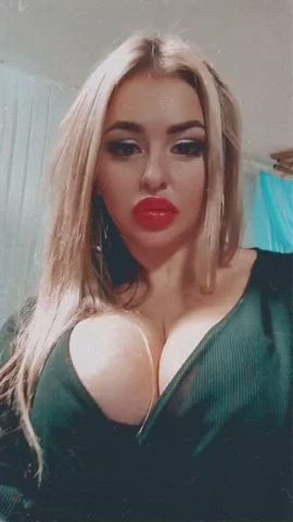 I want you to hold them for me they are very heavy : video clip