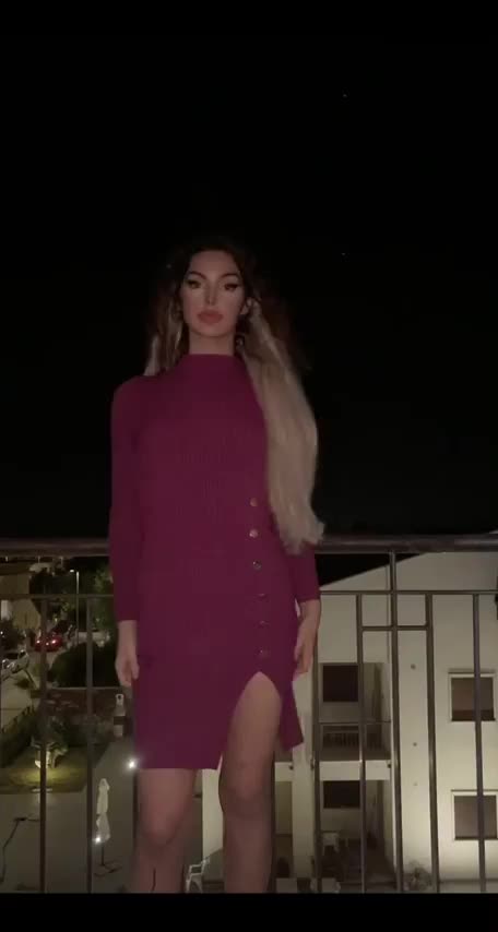 My neighbors behind were peeking lmao what would have been ur reaction? : video clip