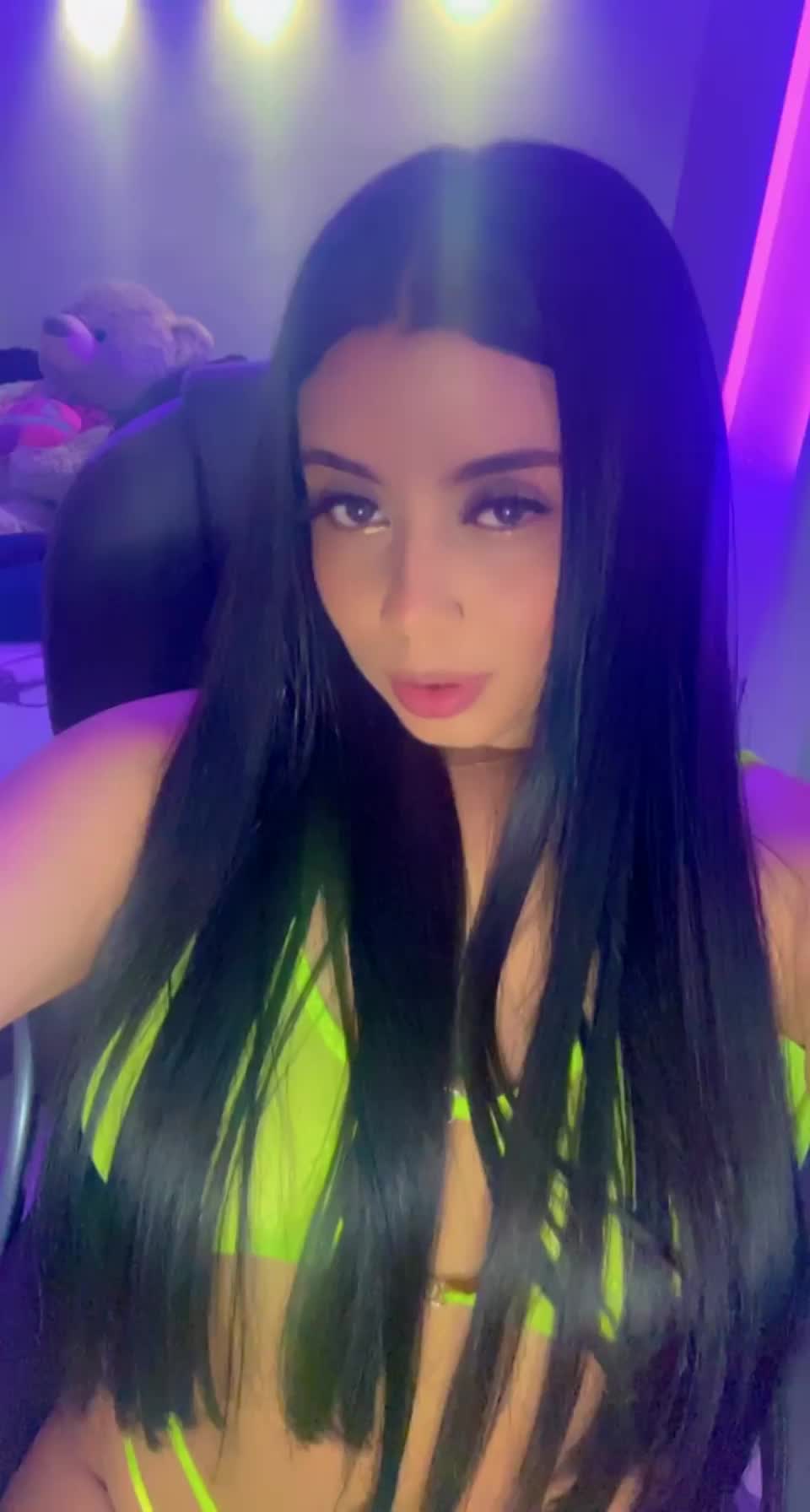 Bored after classes, so I did this for you😘 : video clip