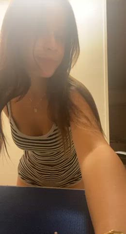 While I was getting ready for bed I got a little horny... I just had to show you : video clip