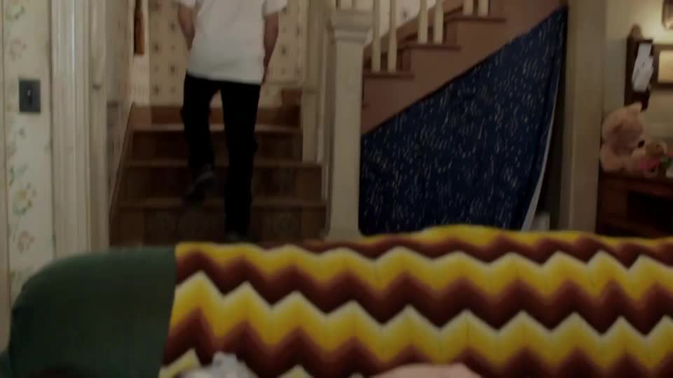 Birthday Kiss: Emma Kenney (with Jess Gabor) in Shameless [S9E13-2019] : video clip