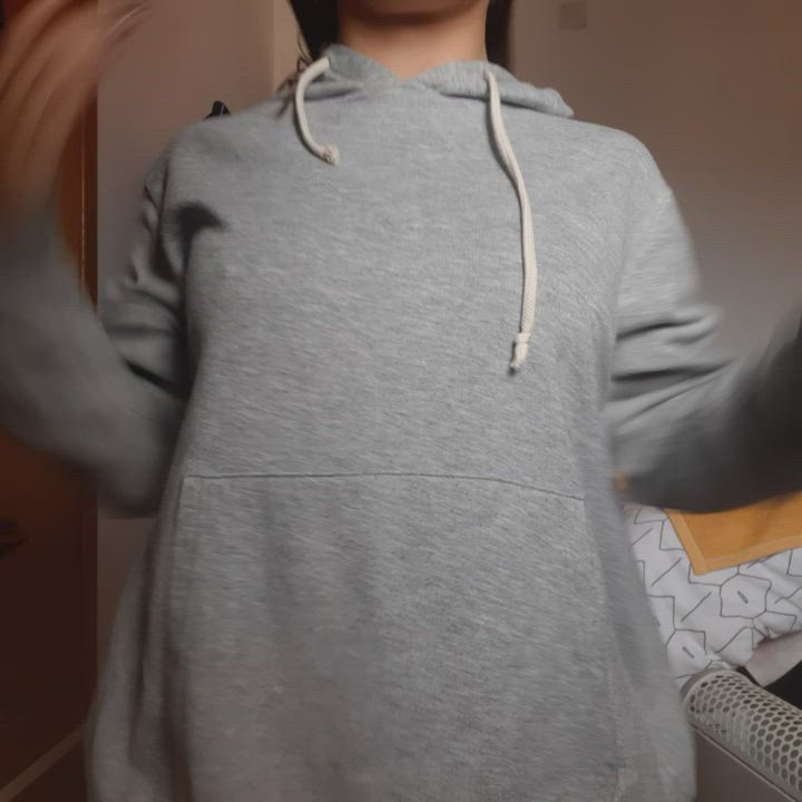 Would you fuck a small girl like me? : video clip