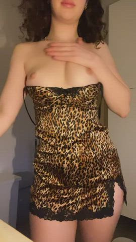 love the way this silk feels against my skin😍 : video clip