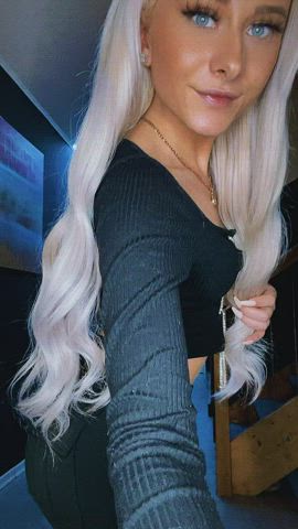 pulling down my pants and flashing my ass in public, making you horny in an inappropriate moment : video clip