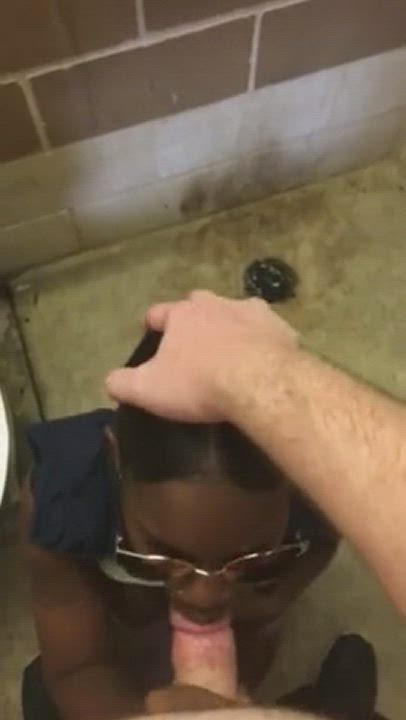 Public blowjob and cumming on her black tits : video clip