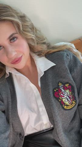 Welcome to my chamber of secrets… : video clip