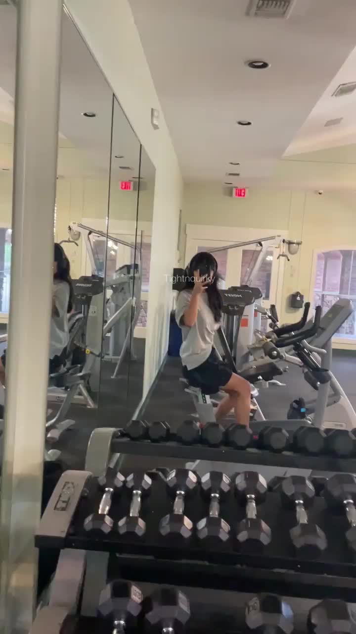 Find me at your neighborhood gym [gif] : video clip