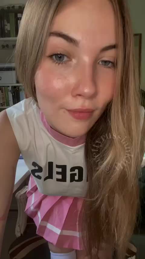 Daddy would be proud knowing that now spankings turn me on : video clip