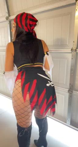 Pirates booty!🏴‍☠️👻🎃 : video clip
