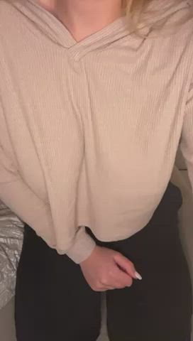 Anyone want to put his cock between my tits?😇 : video clip