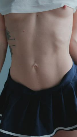 My sexy tummy makes you hard : video clip