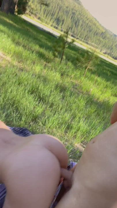 Stepped off the trail for a break from our hike ☀️ : video clip