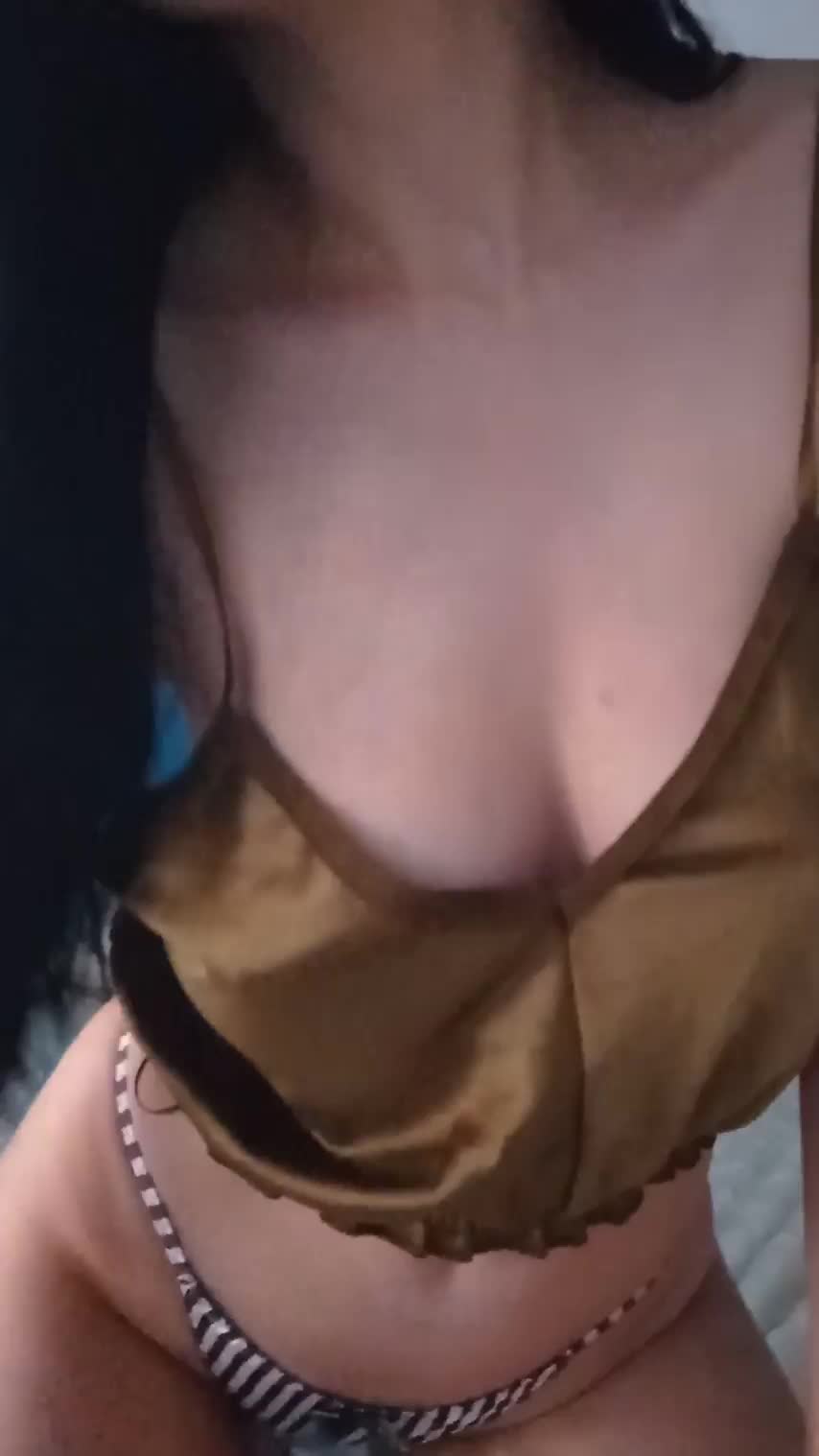 Any fans of little nipples and areolas on big boobs? : video clip