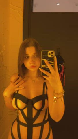 Do you like my outfit… I think we could have pretty much fun in the changing room haha : video clip