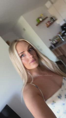 A little pussy flash ;) : video clip