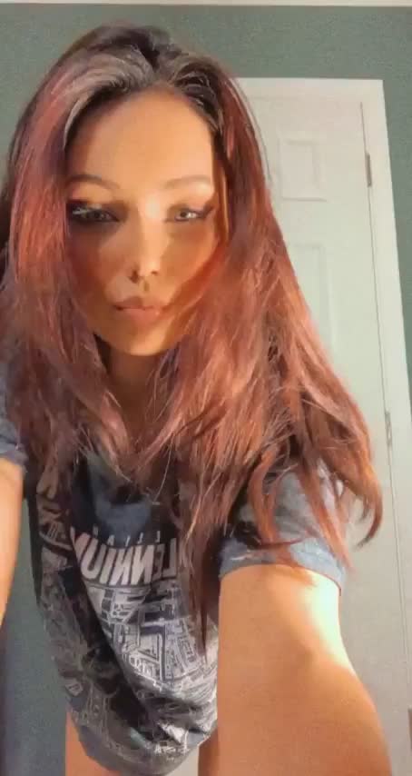 Honestly, would you eat my pussy? : video clip