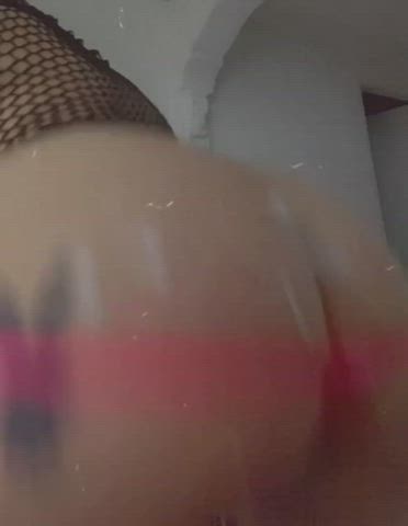 I hope you guys like some jiggle : video clip