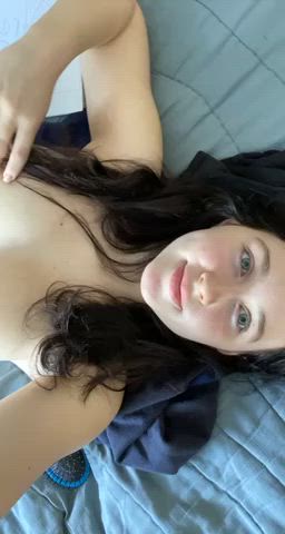 Can you resist my pale body? : video clip