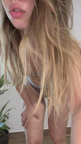For u : video clip