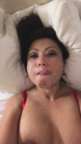 I couldn't be happier to have his load on my face : video clip