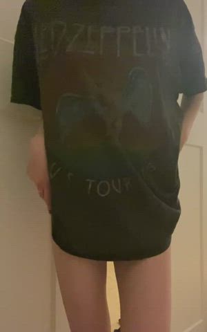 Has someone ordered a petite teen girl served in bed ? : video clip