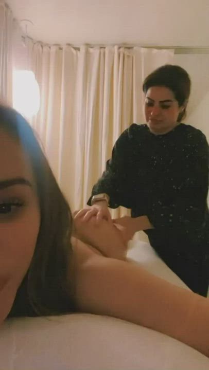 Yanet Garcia has an amazing ass : video clip