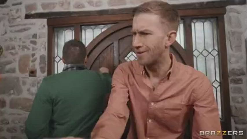 Sneak Behind His Brother's Back : video clip