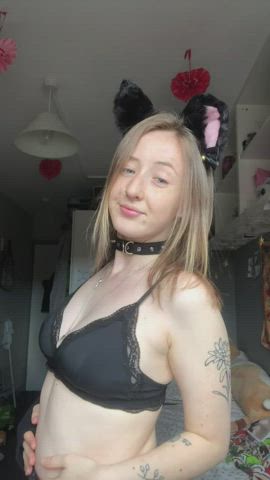 Accidental titty reveal : video clip