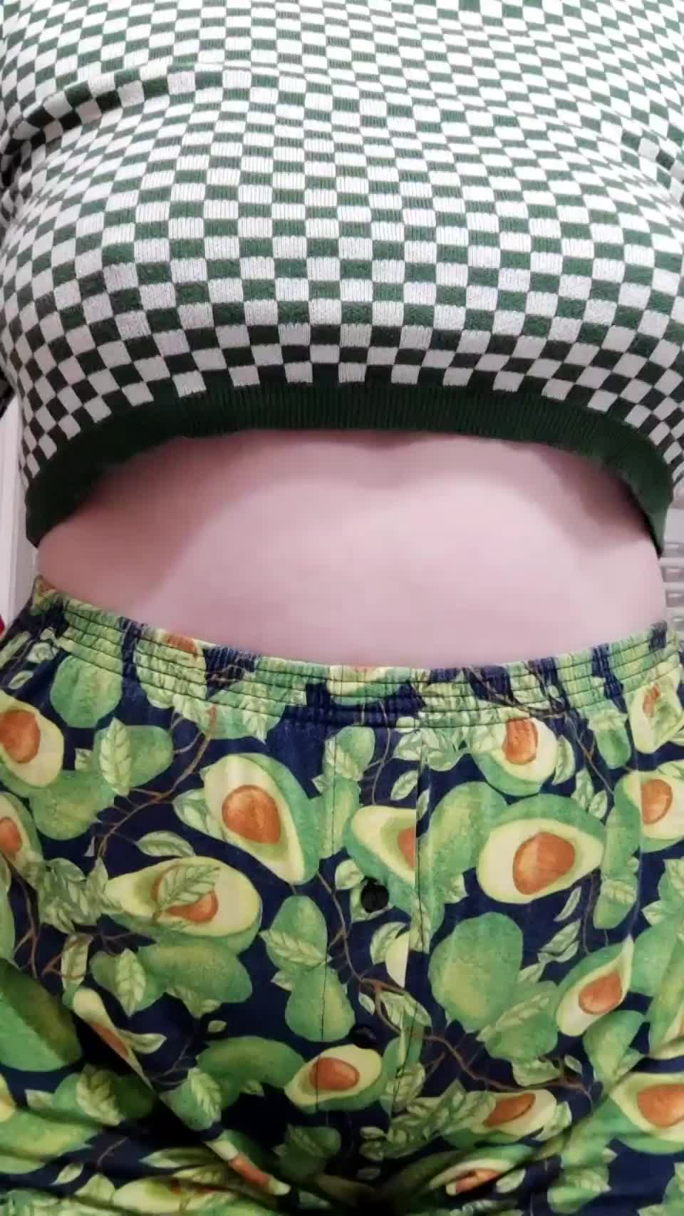 Look upon my jiggly parts : video clip