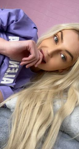 You're invited to my slumber party on one condition... no pulling out : video clip