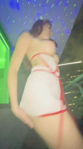 Cheers to my best friend on getting from the friend zone to the fuck zone : video clip