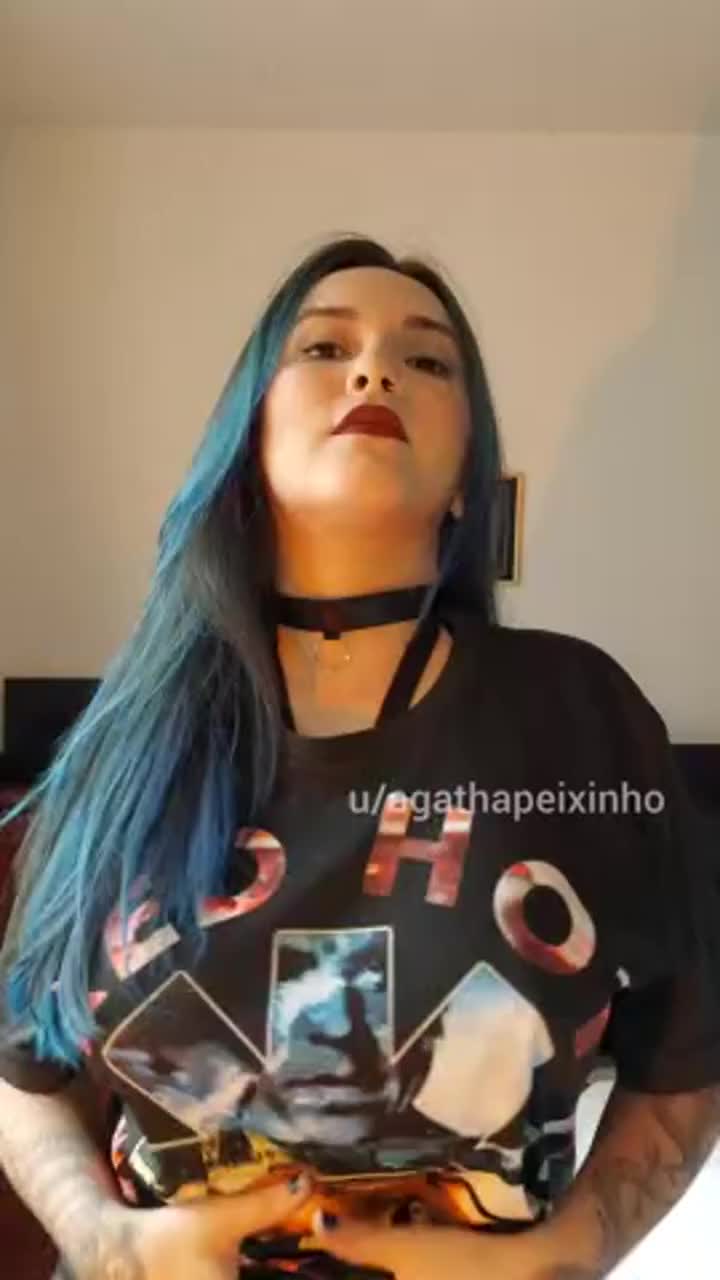 the perfect space for you to squirt your liquid : video clip