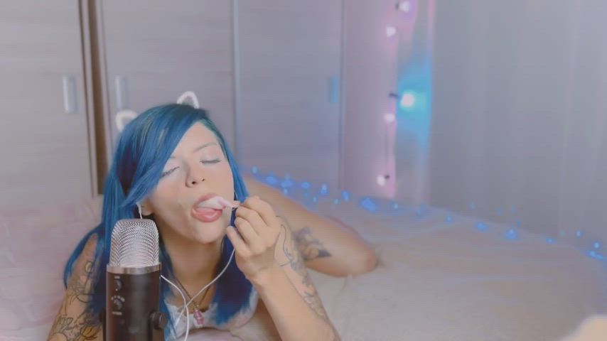 I think it's adorable when I suck it... what do you think? : video clip