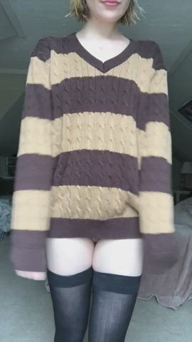 Just a shy school girl giving you a peak under her sweater 😇☺️ : video clip