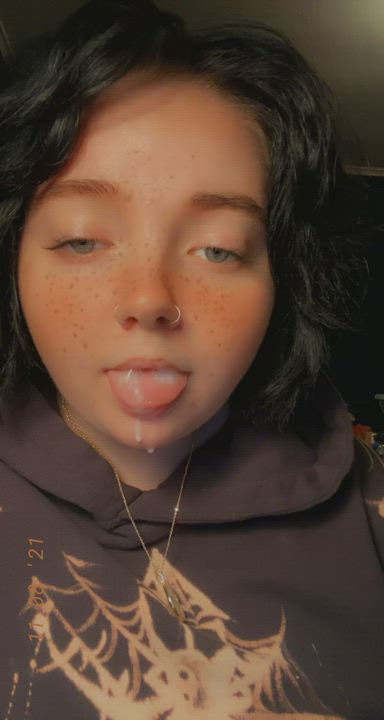 Do we like tomboys who love to swallow cum? : video clip