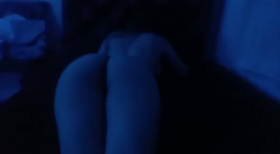 moving a little in doggystyle (gif) : video clip