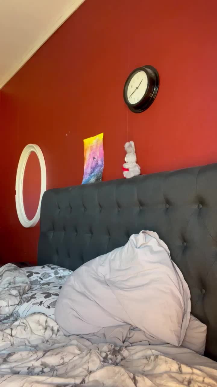19 & Ovulating, you in or no 😈 : video clip