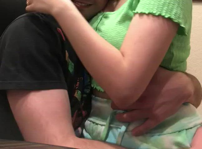 Who wants to watch me cum all over her? : video clip