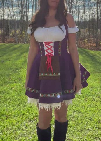 Can't wait to trick or treat tonight.... Lots of candy I hope! : video clip