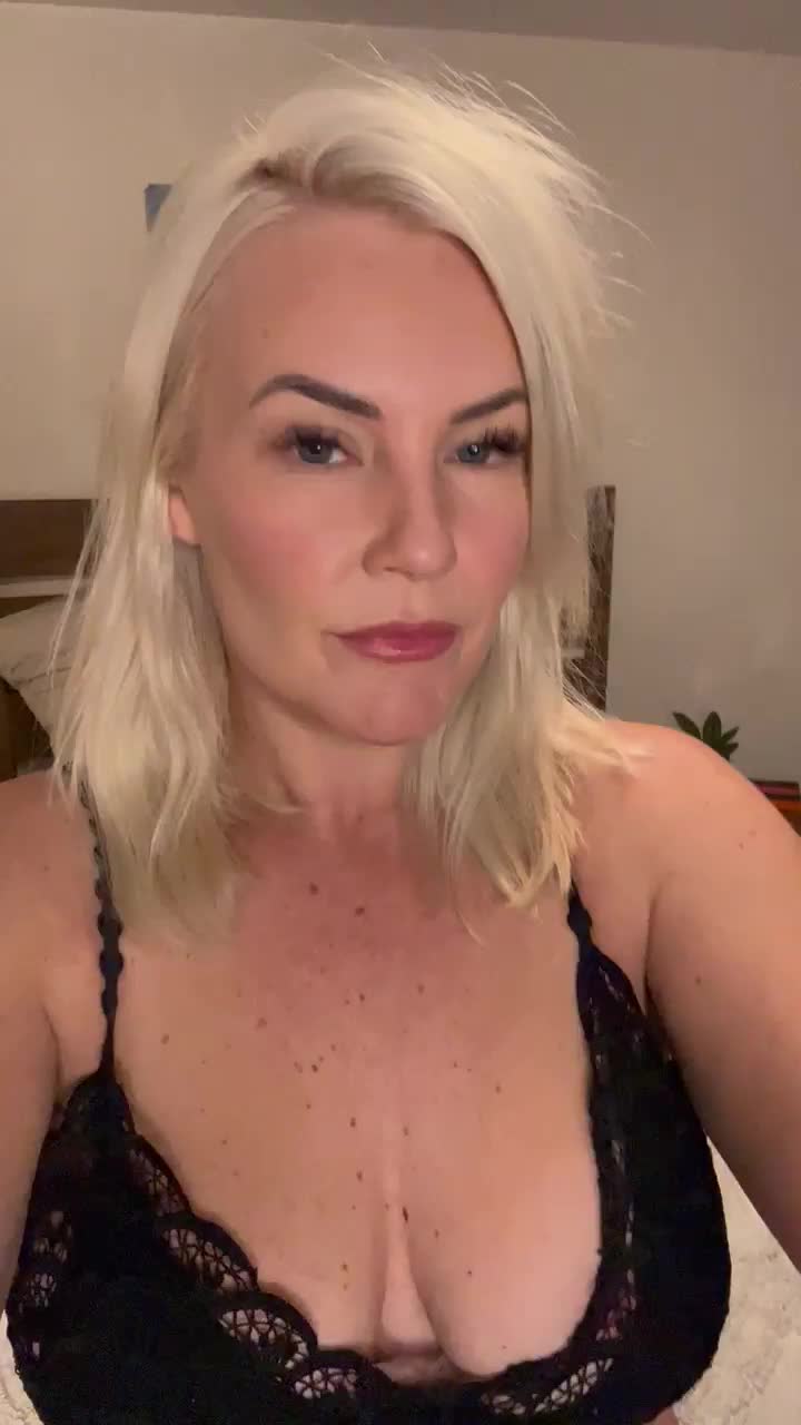 How badly do you wanna suck on these : video clip