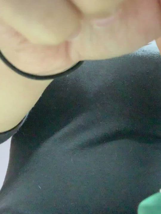 Jiggle jiggle jiggle no matter what I do hahahaha : video clip
